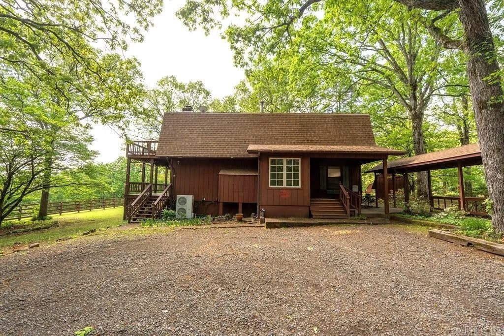 Property at 324  Dogwood - Image 11