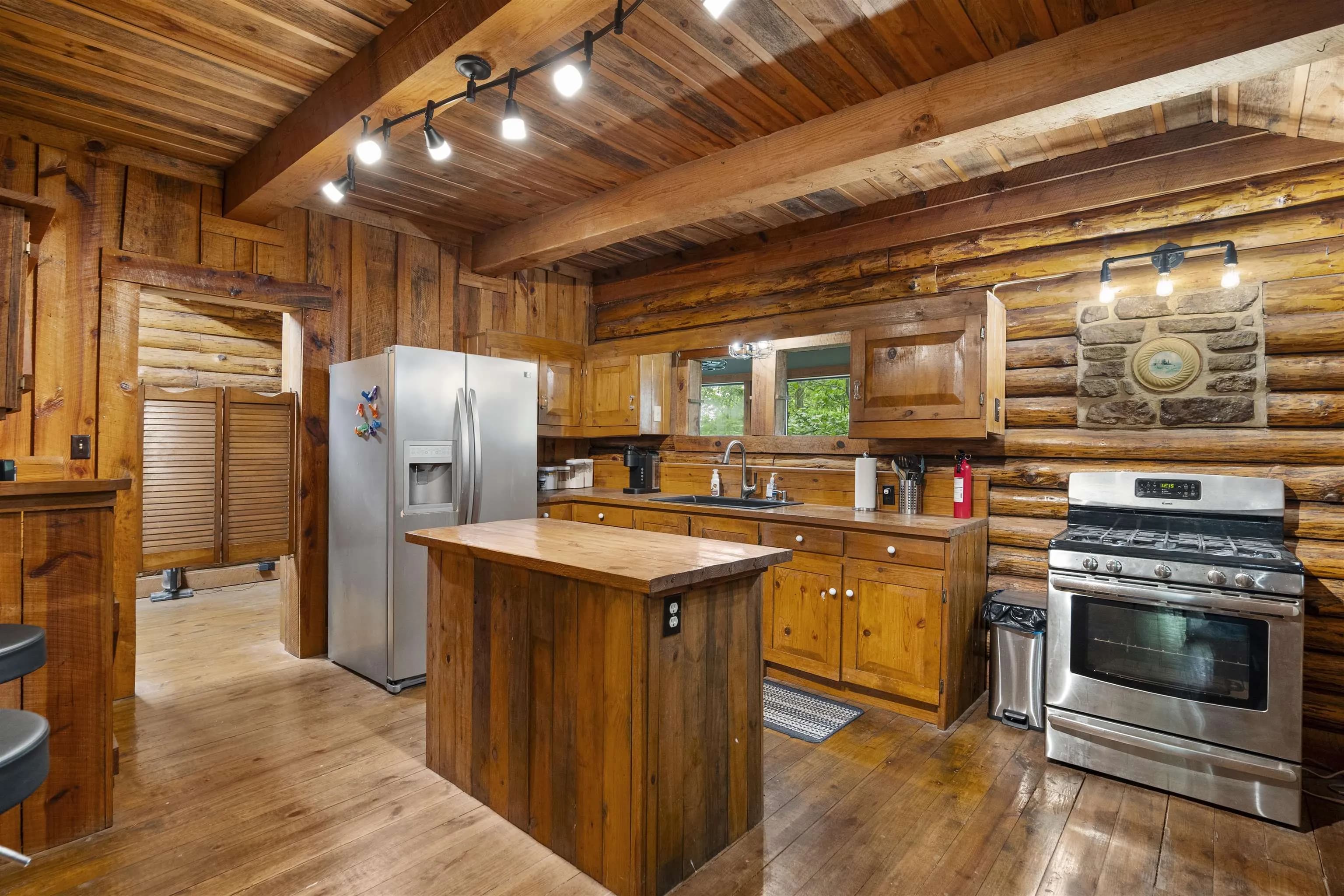 Property at 709  Jones - Image 25