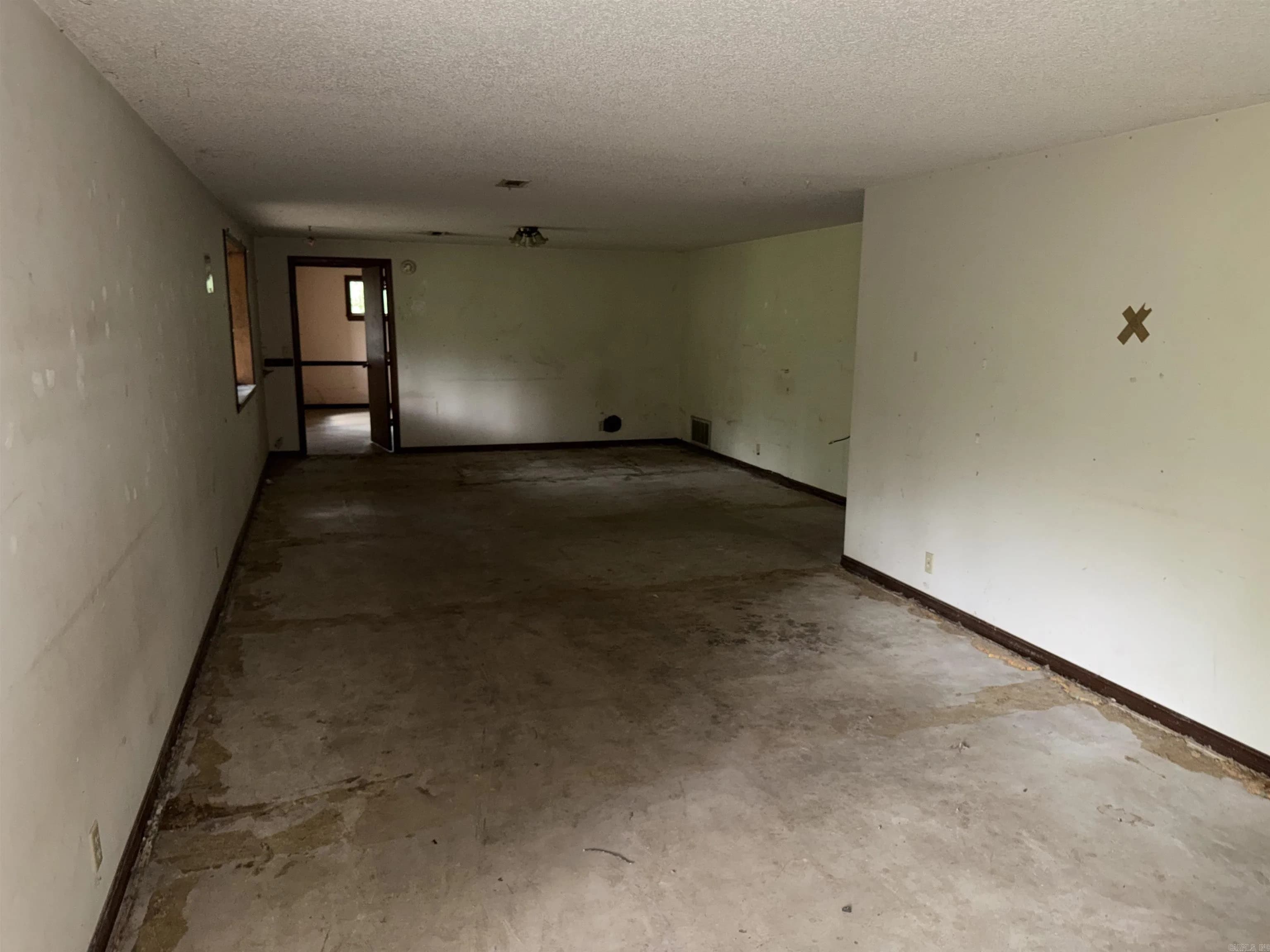 Property at 82  Idlewood - Image 12