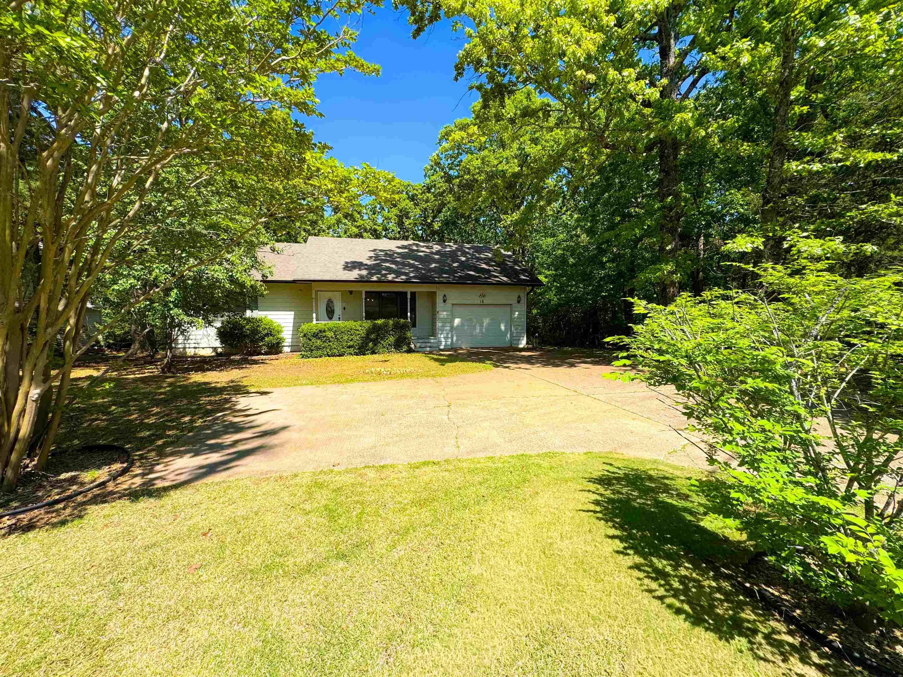 Property at 16  Iroquois - Image 2