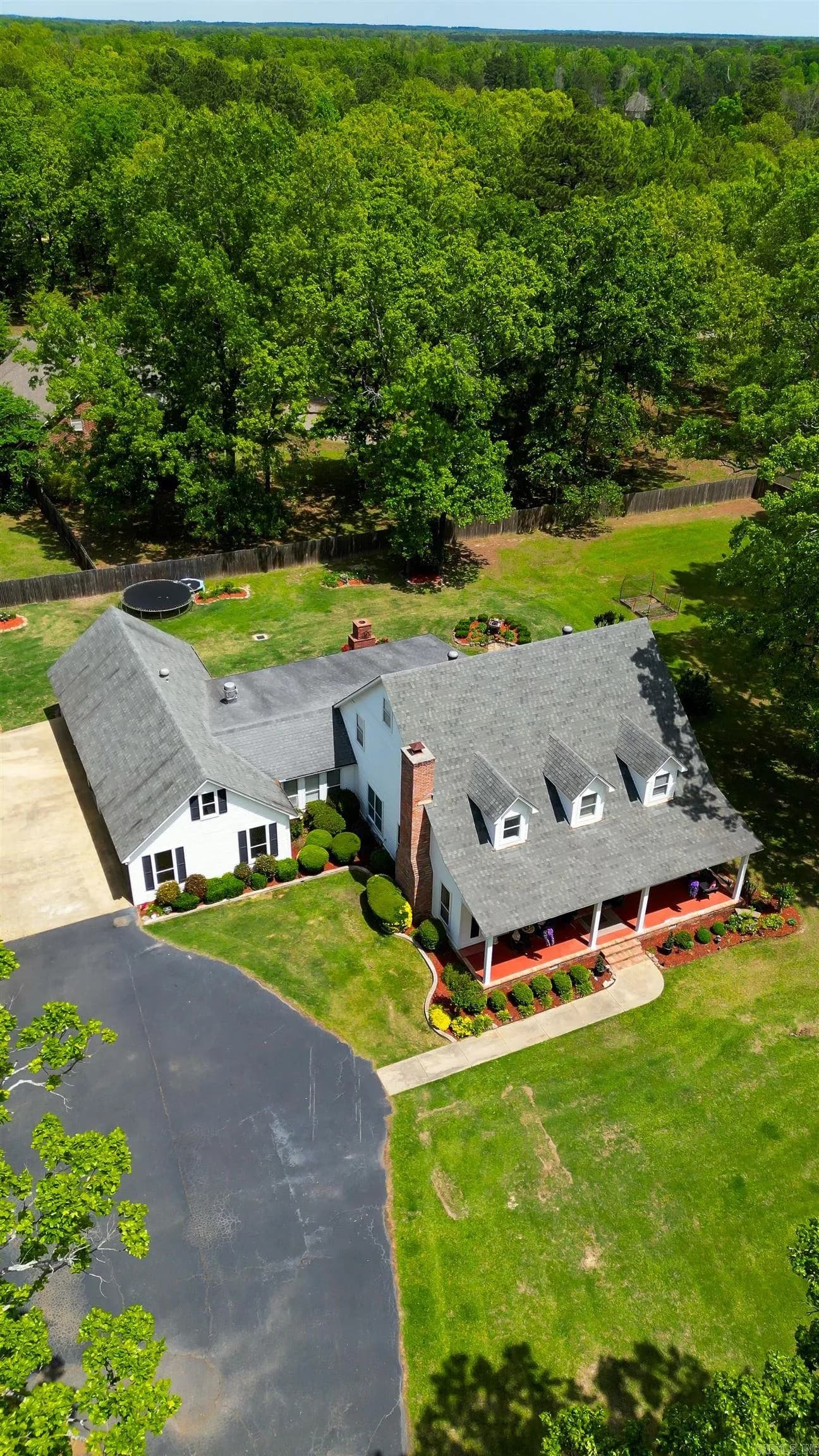 Property at 134  Allen - Image 5