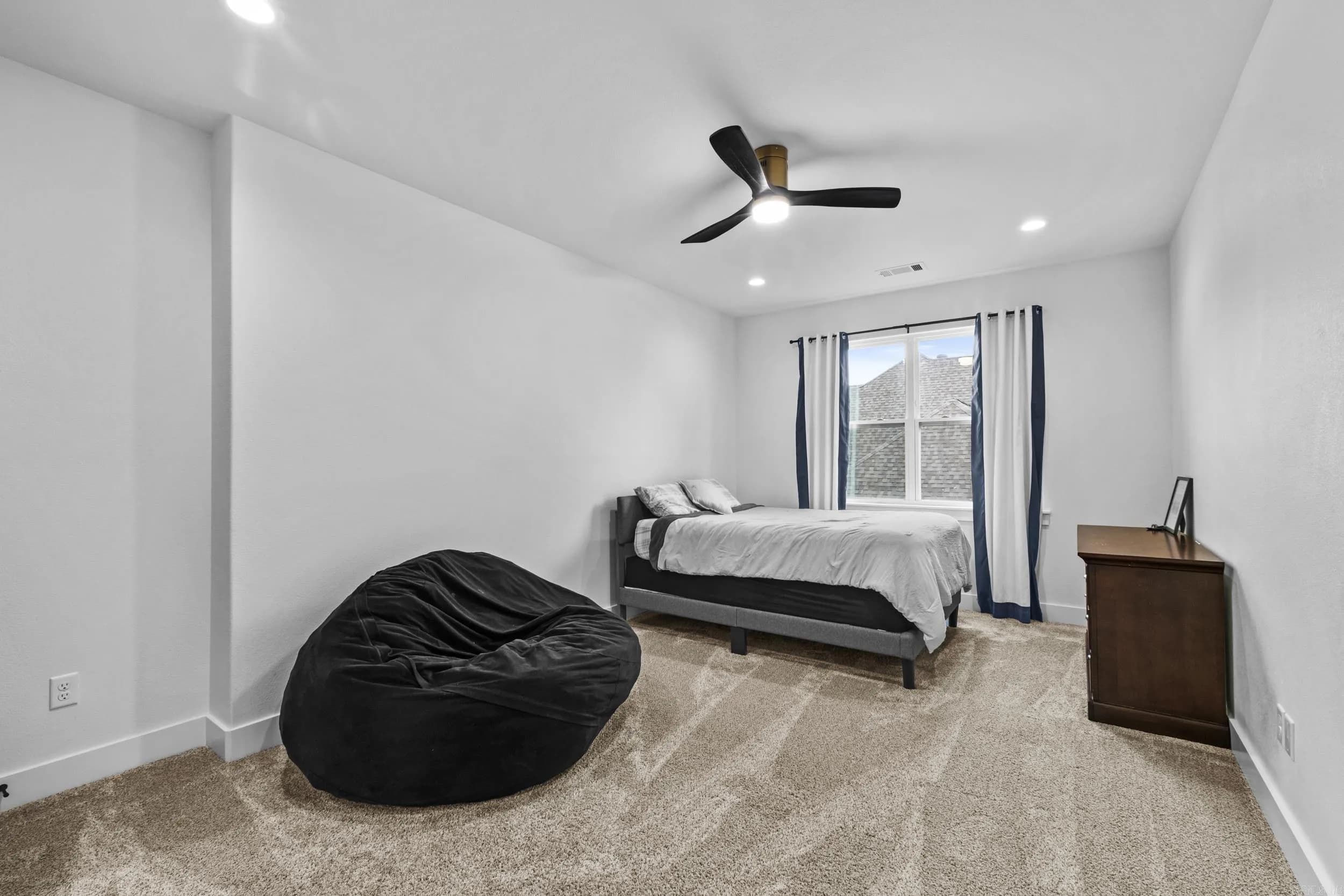 Property at 7230  Lake point - Image 37
