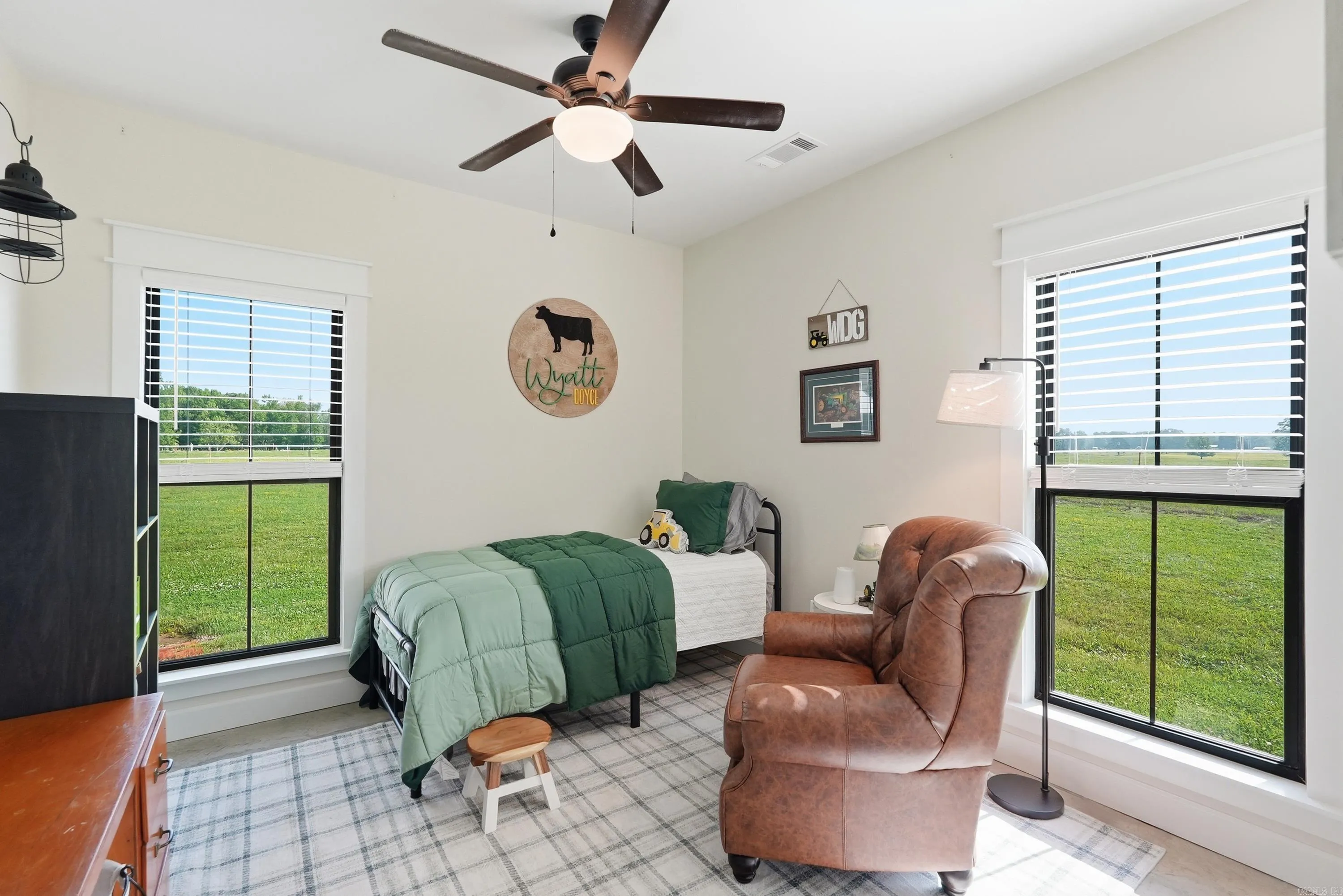 Property at 168  Burgess - Image 25