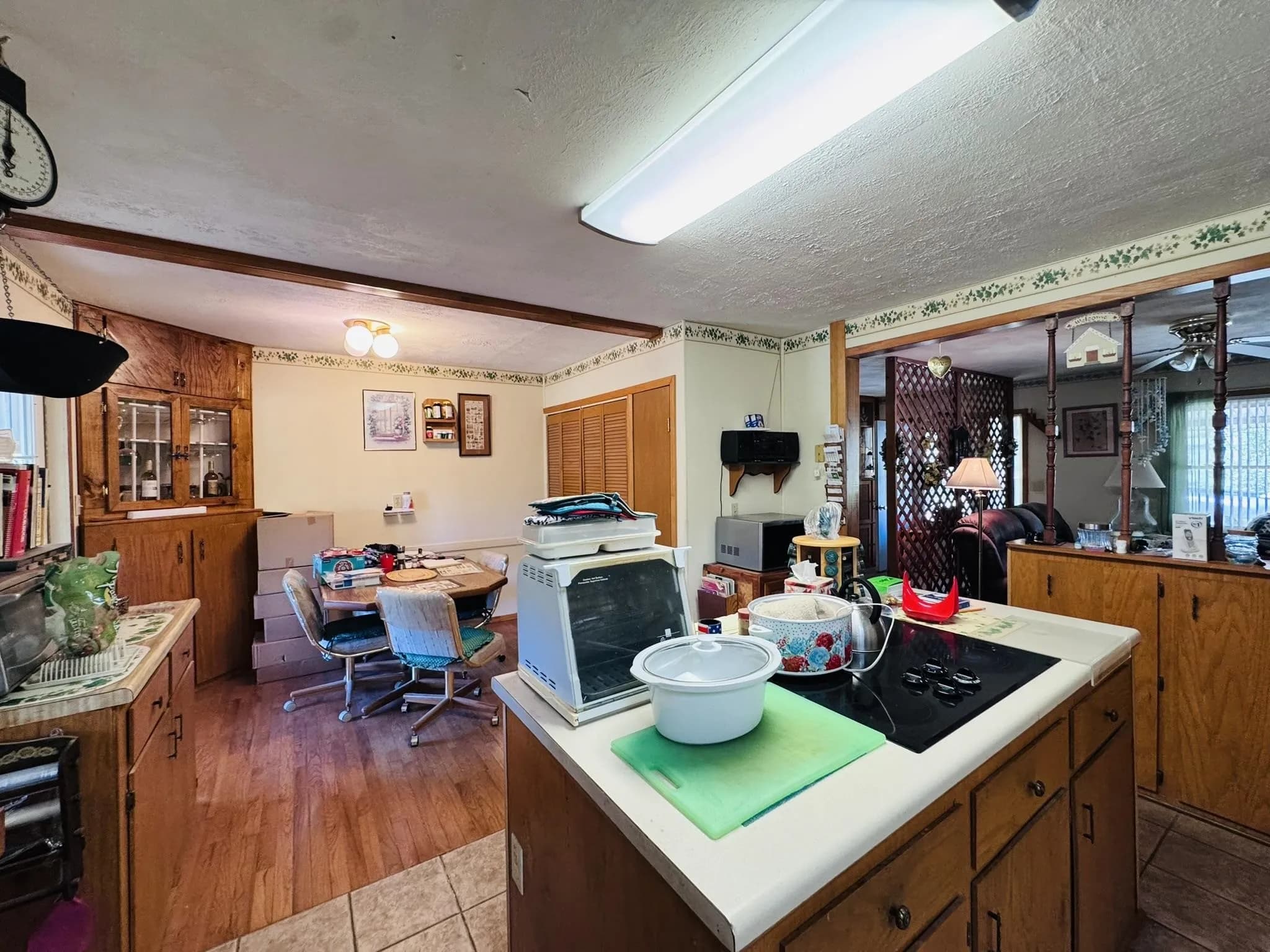 Property at 884  J bar j circle - Image 4
