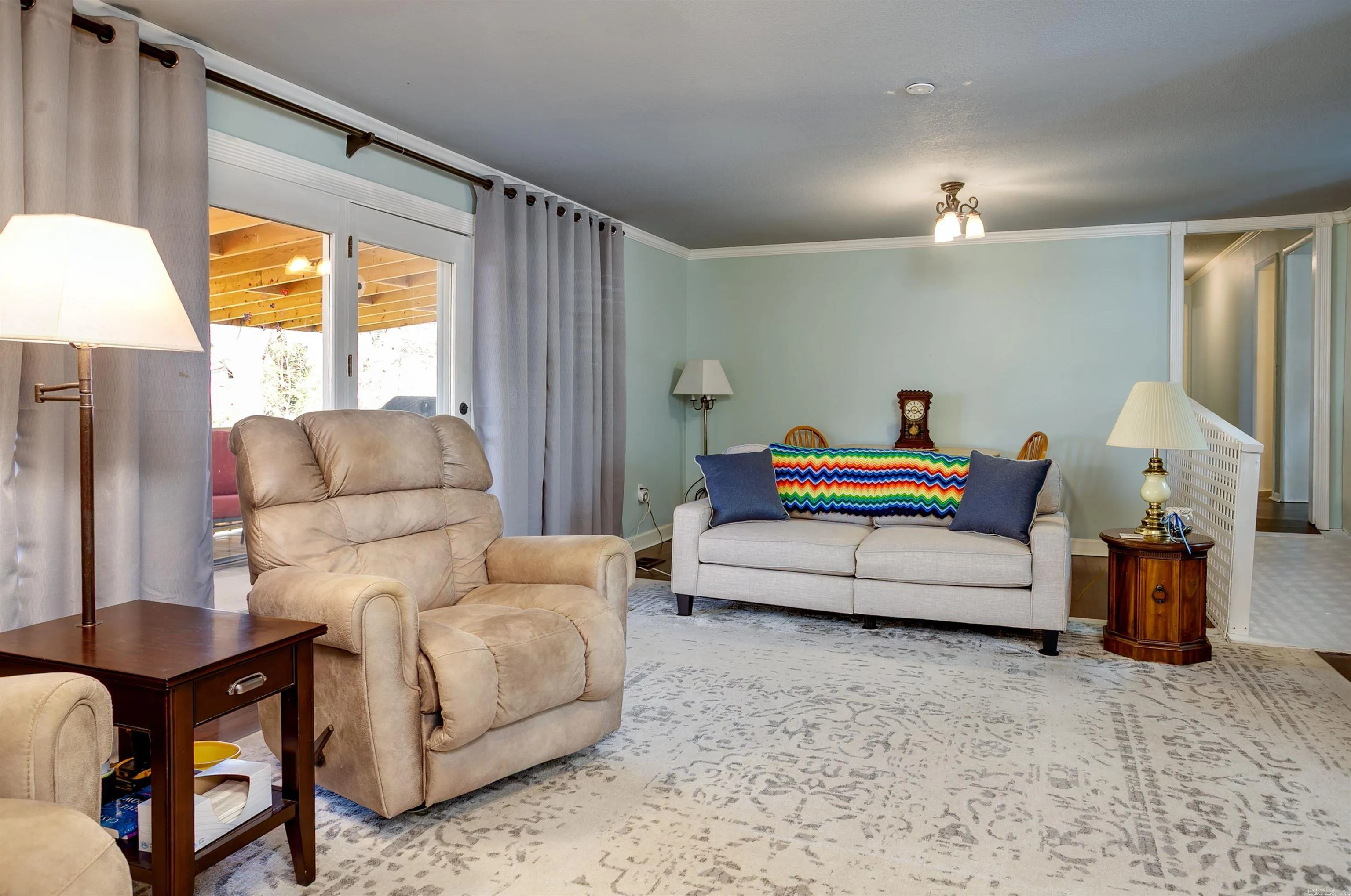 Property at 1110 W Nettleton - Image 16