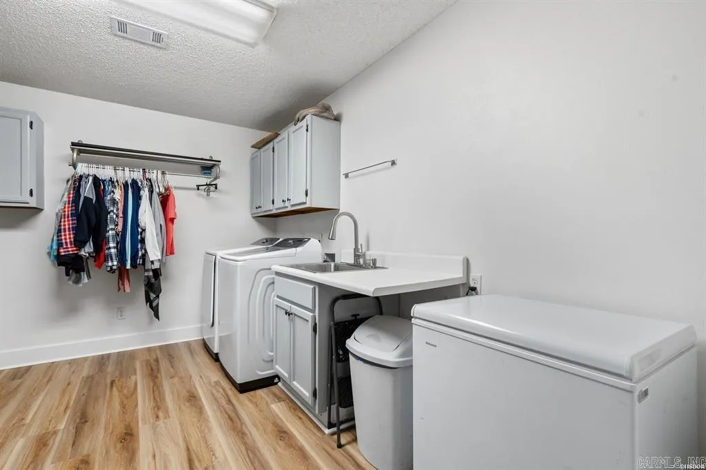 Property at 125  Leola - Image 28