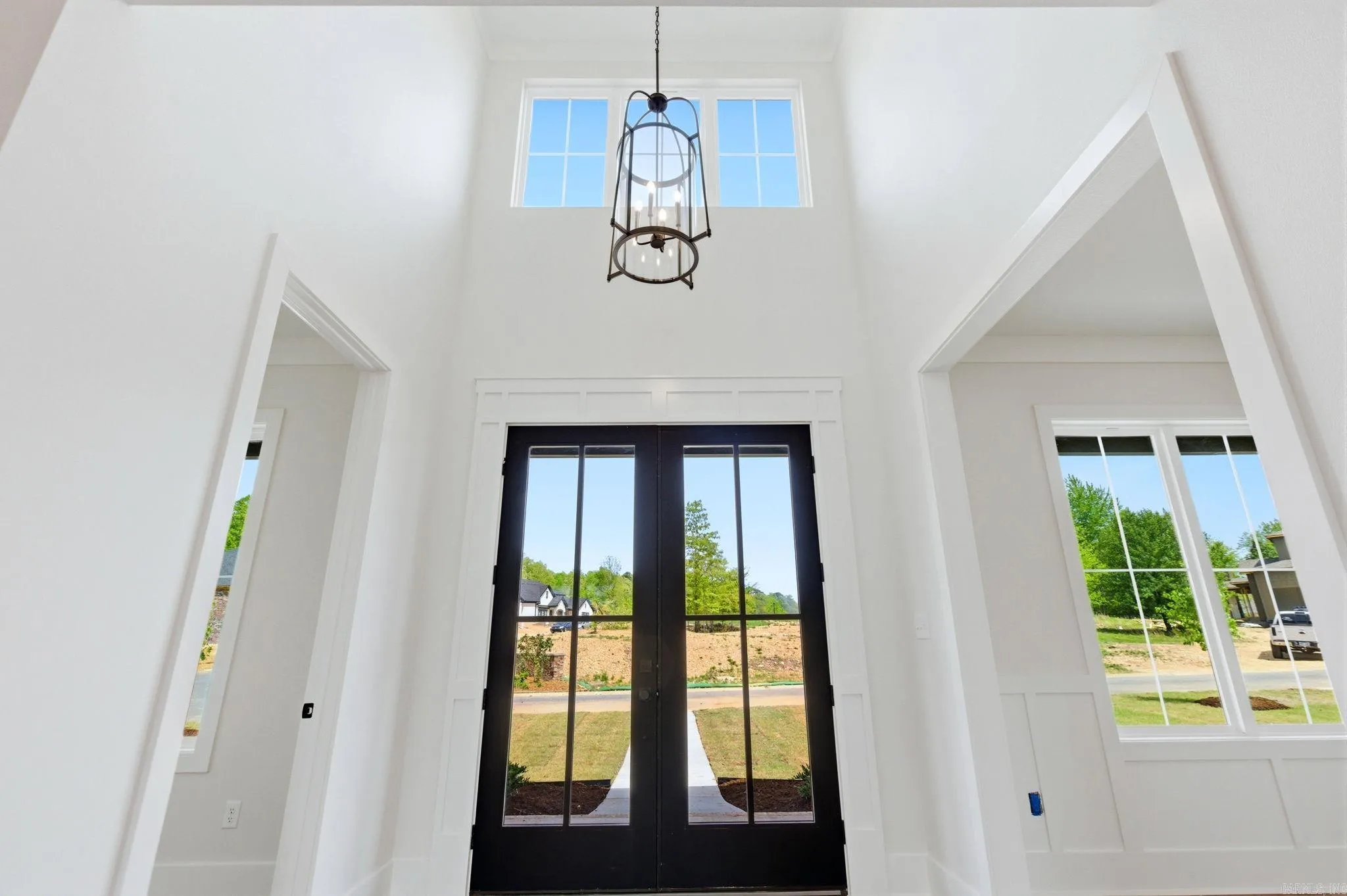 Property at 901  Cimarron - Image 4