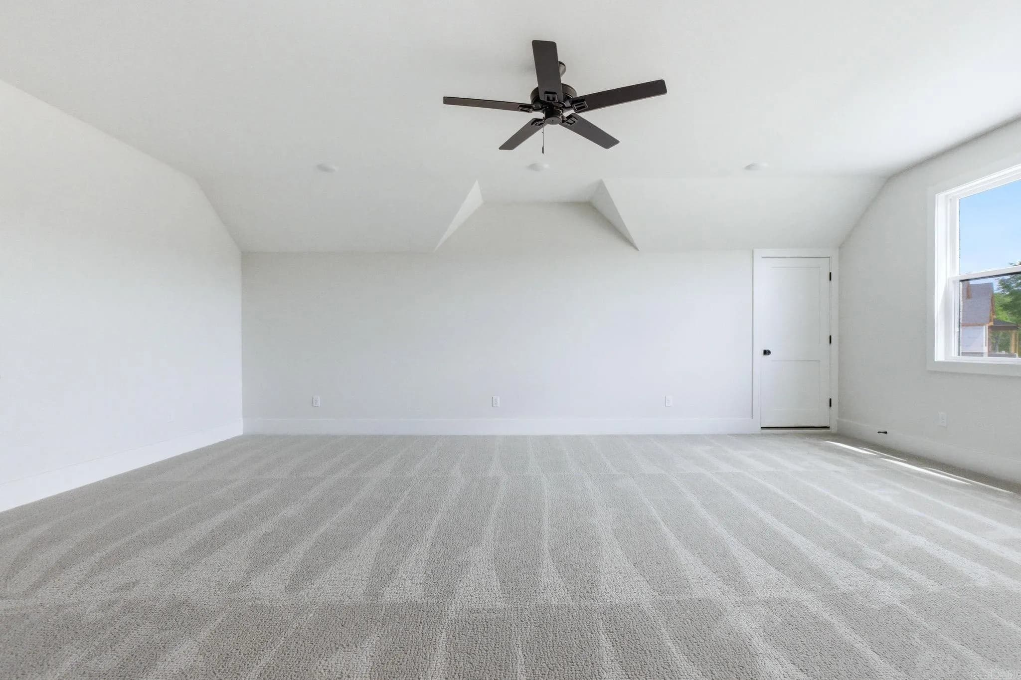Property at 901  Cimarron - Image 43