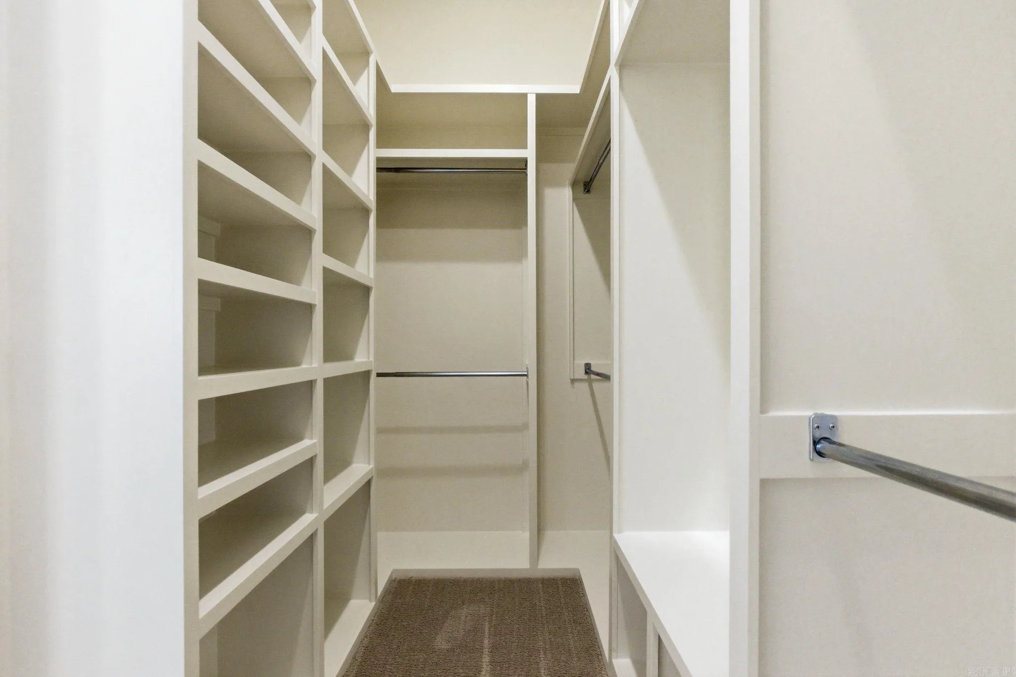 Property at 901  Cimarron - Image 35