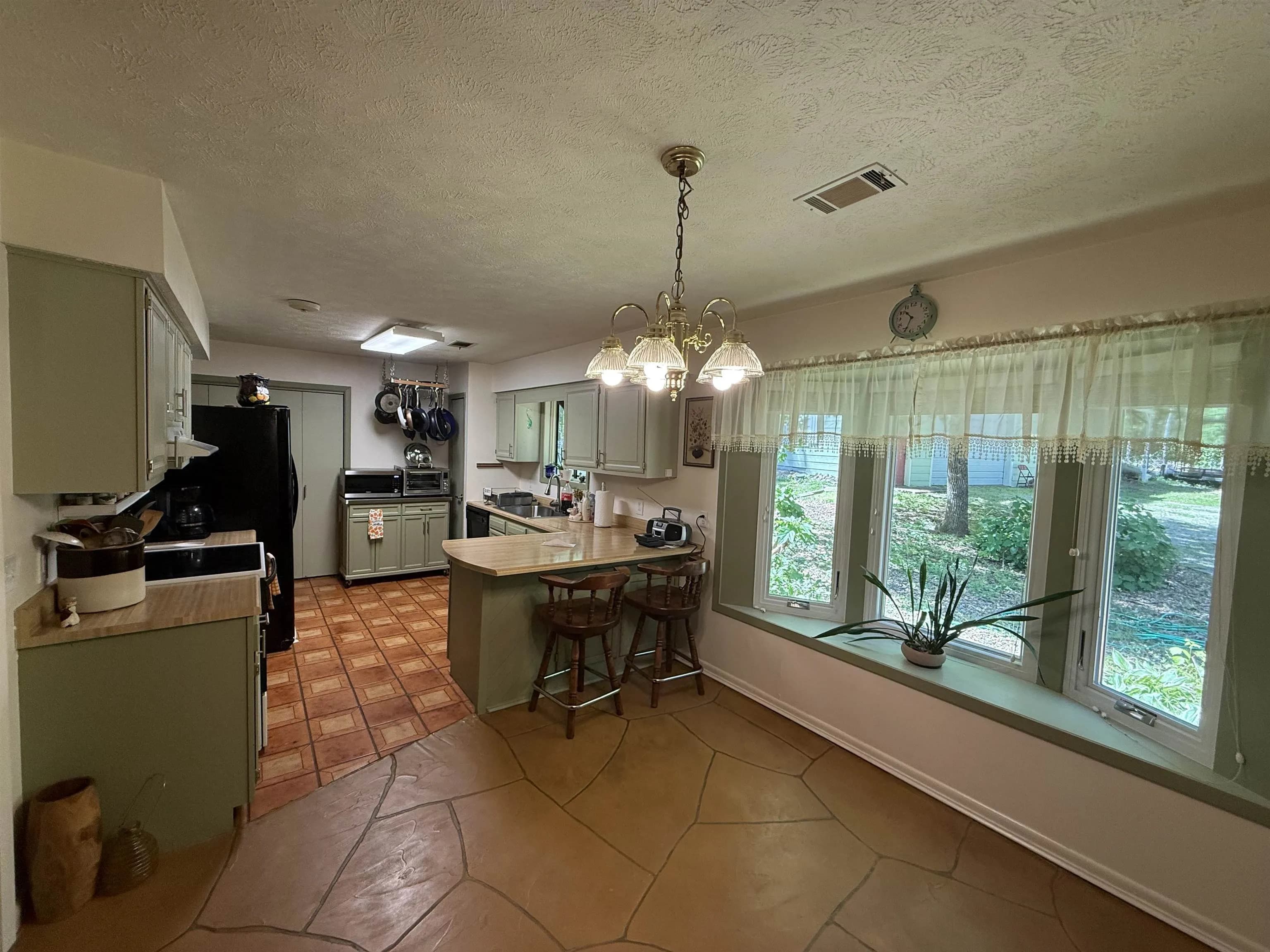 Property at 50  Cherokee - Image 13