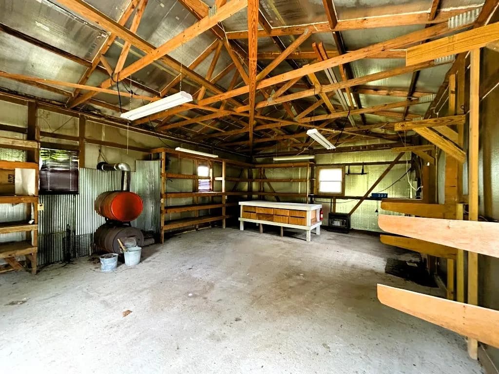 Property at 227  Cedar creek - Image 12