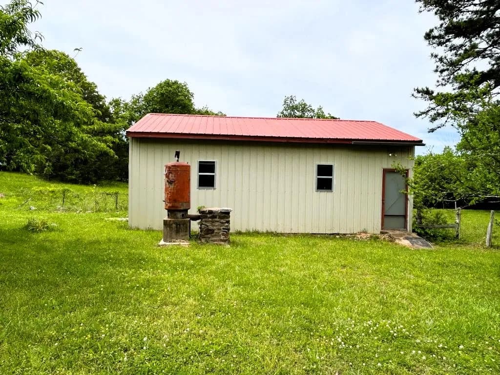 Property at 227  Cedar creek - Image 10
