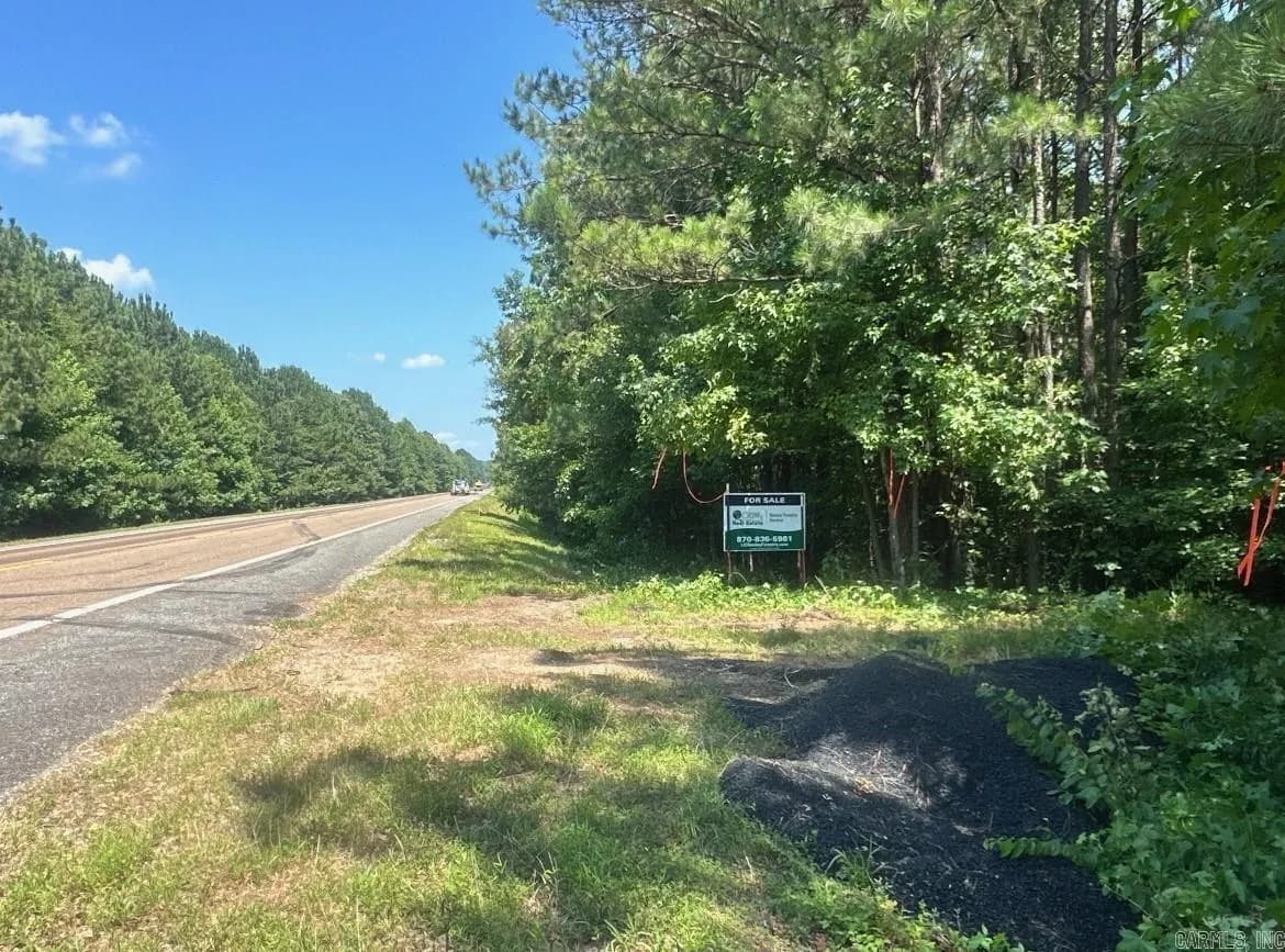 Property at 22-17-19  Us hwy 82 - Image 5