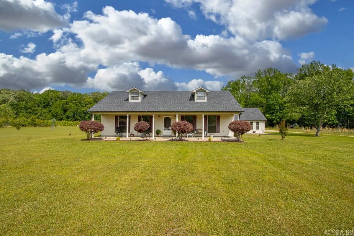 Property at 114  Jamie - Image 4