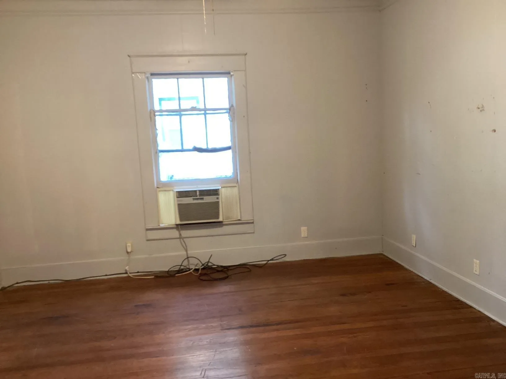 Property at 218 E 5th - Image 11