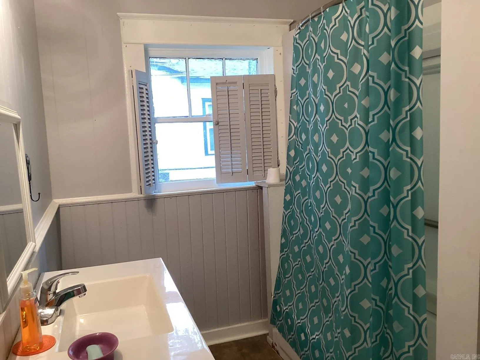 Property at 218 E 5th - Image 10