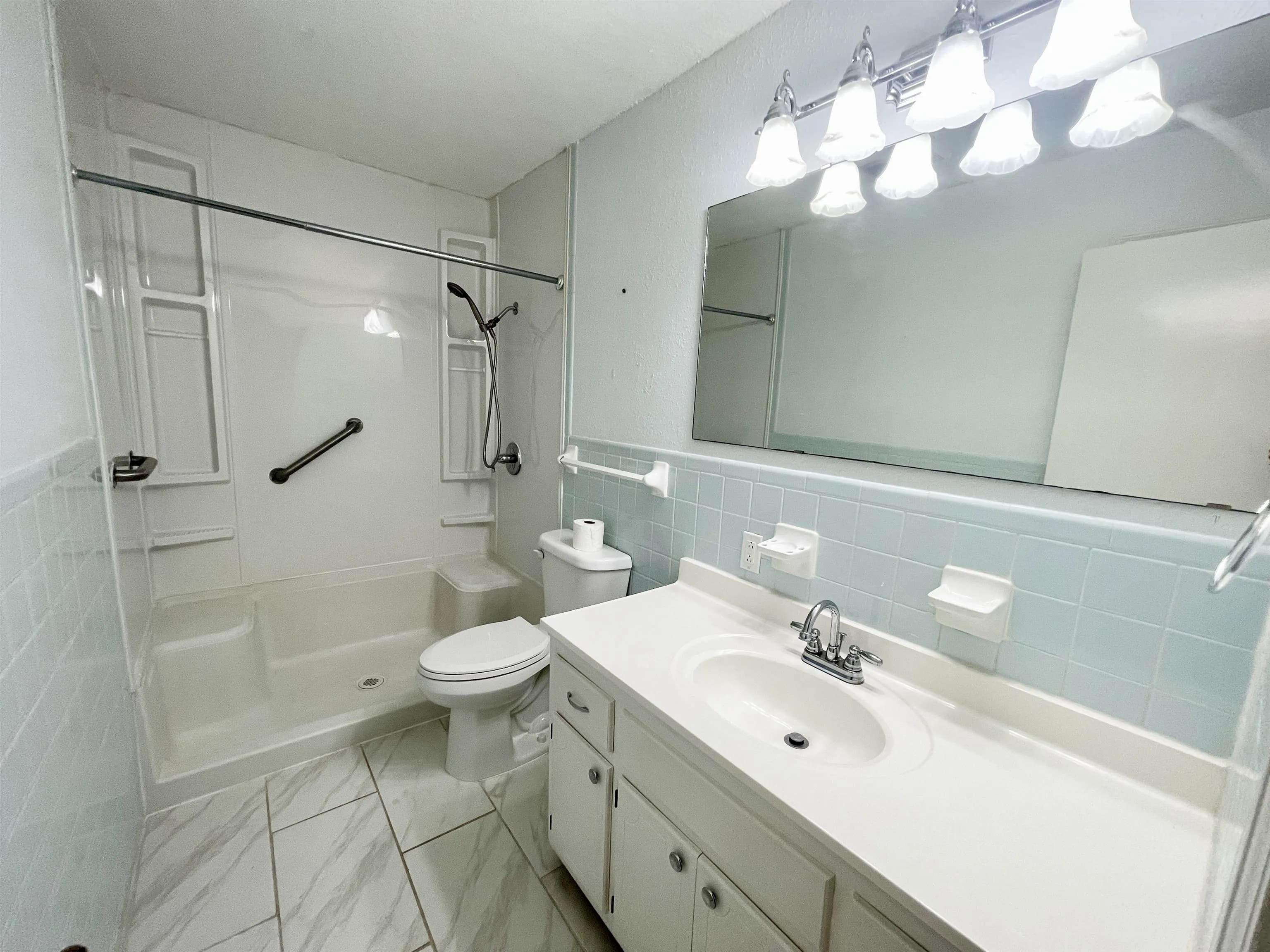 Property at 207  Parliament - Image 28