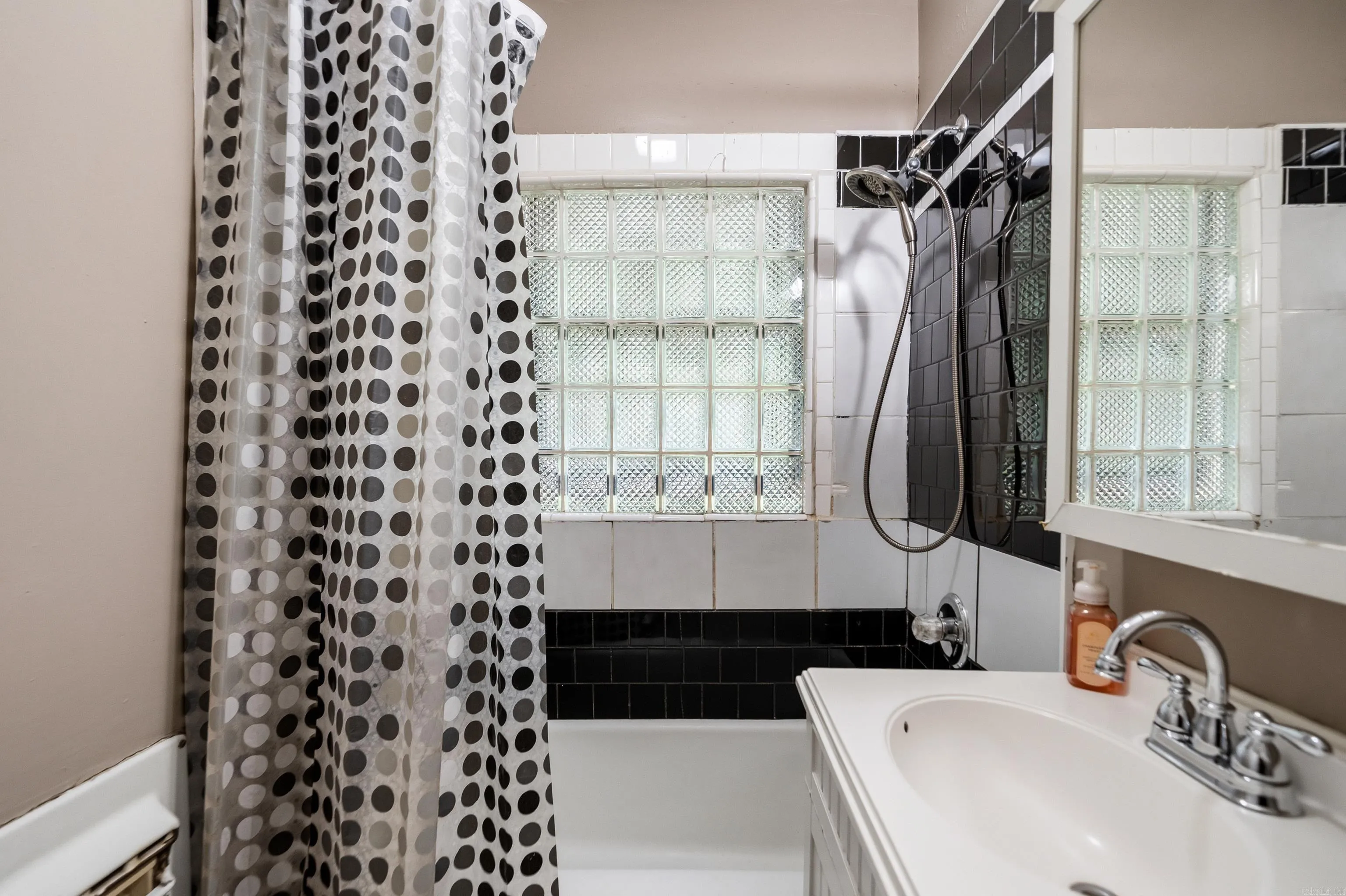 Property at 626  Whittington - Image 16