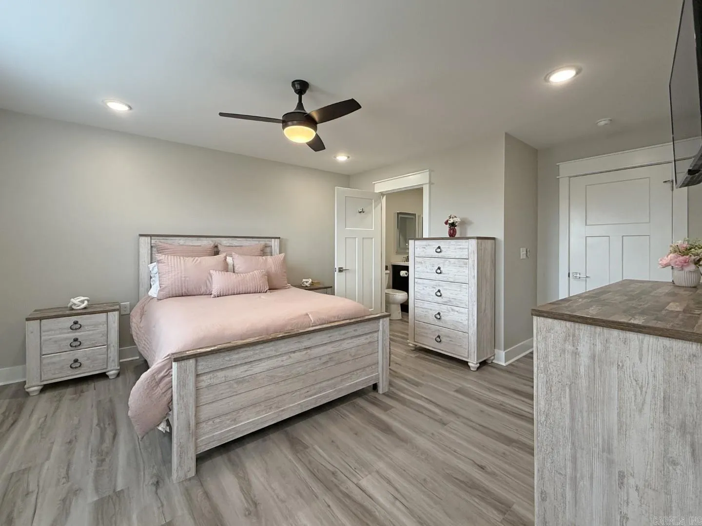 Property at 19  Estes way - Image 8