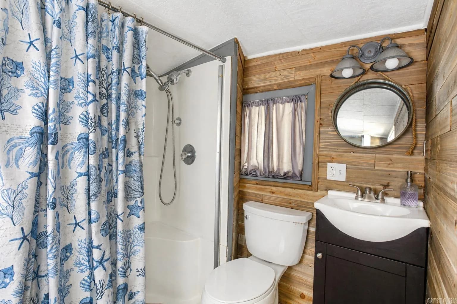 Property at 403  Turner - Image 12