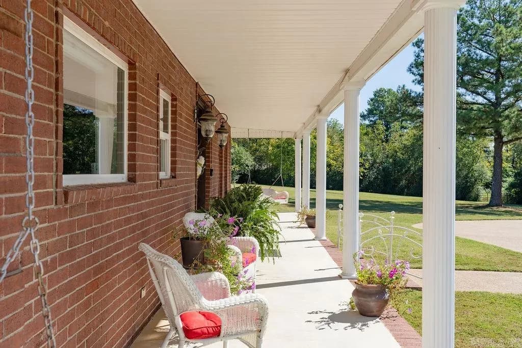 Property at 129  Nita - Image 3