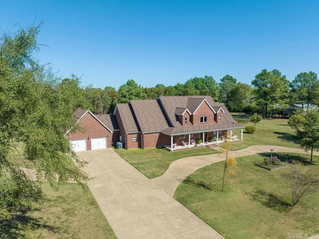 Property at 129  Nita - Image 2