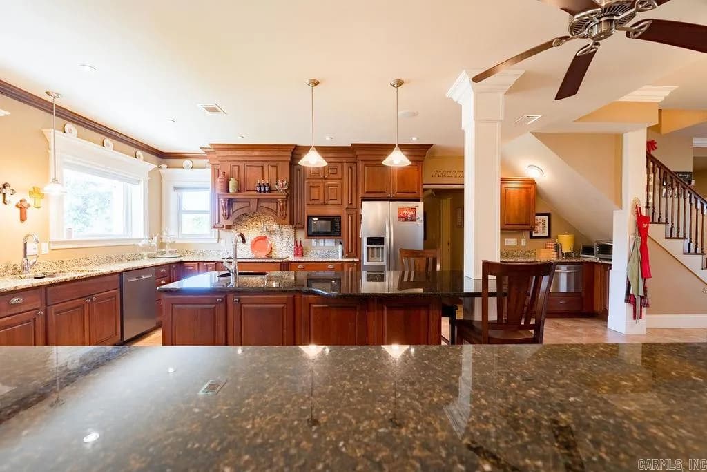 Property at 129  Nita - Image 12