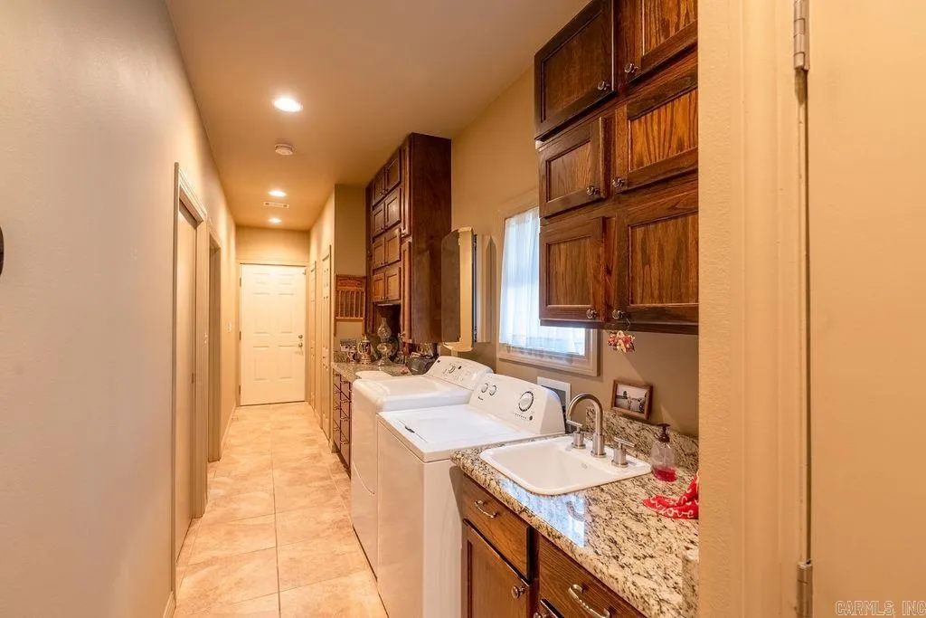 Property at 129  Nita - Image 26