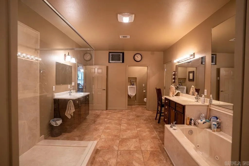 Property at 129  Nita - Image 21