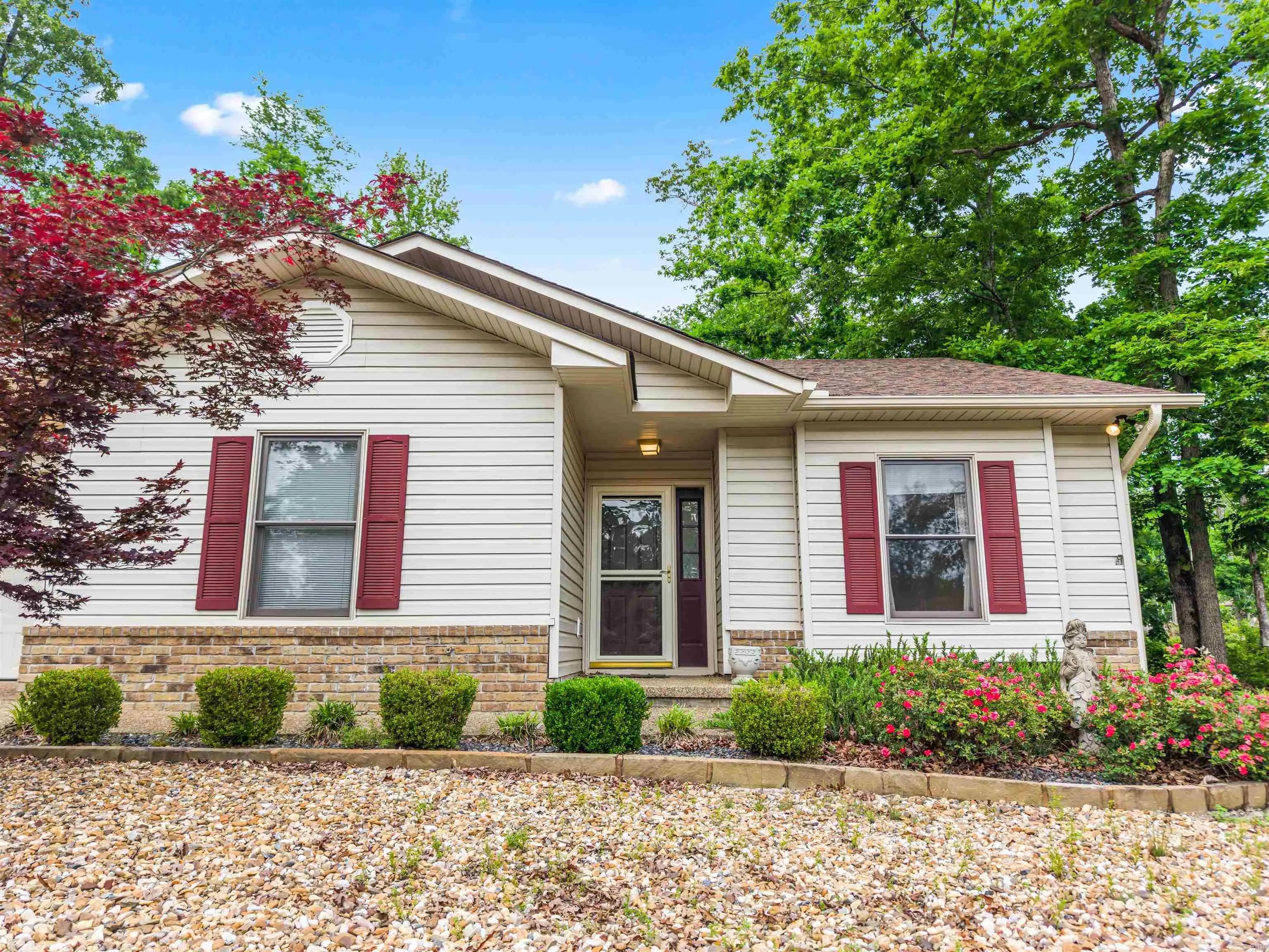 Property at 27  Burgos - Image 2