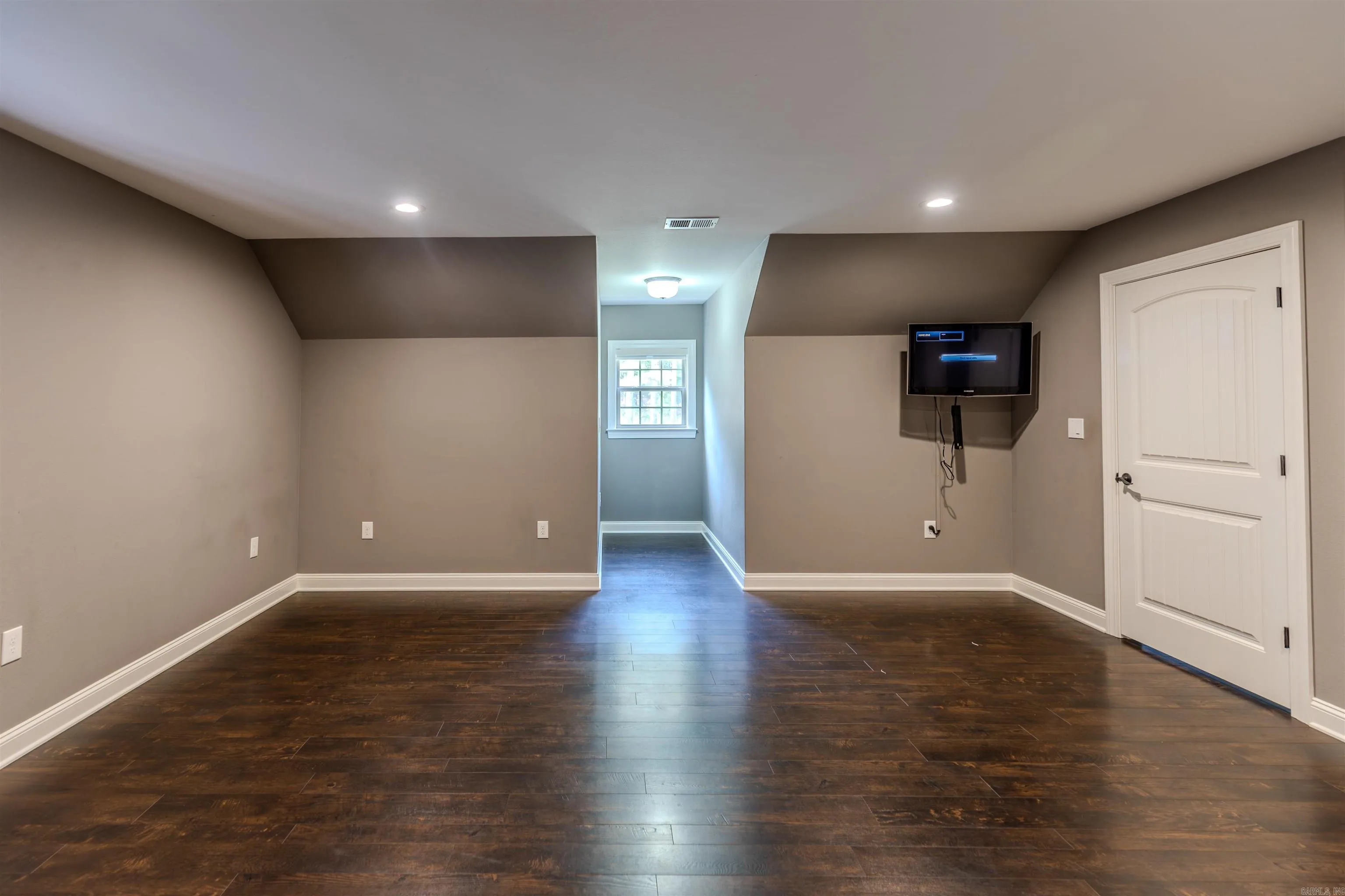 Property at 17  Dylan - Image 43