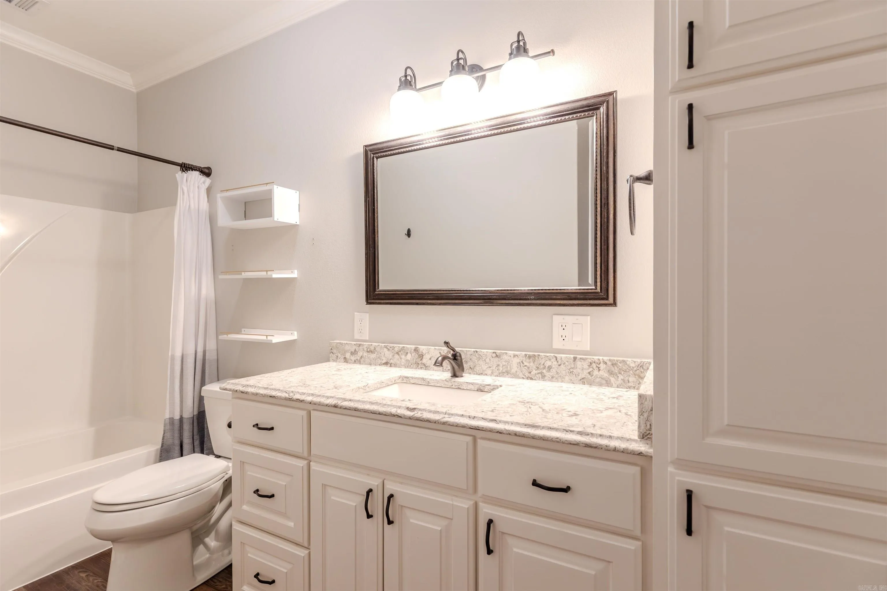 Property at 17  Dylan - Image 33