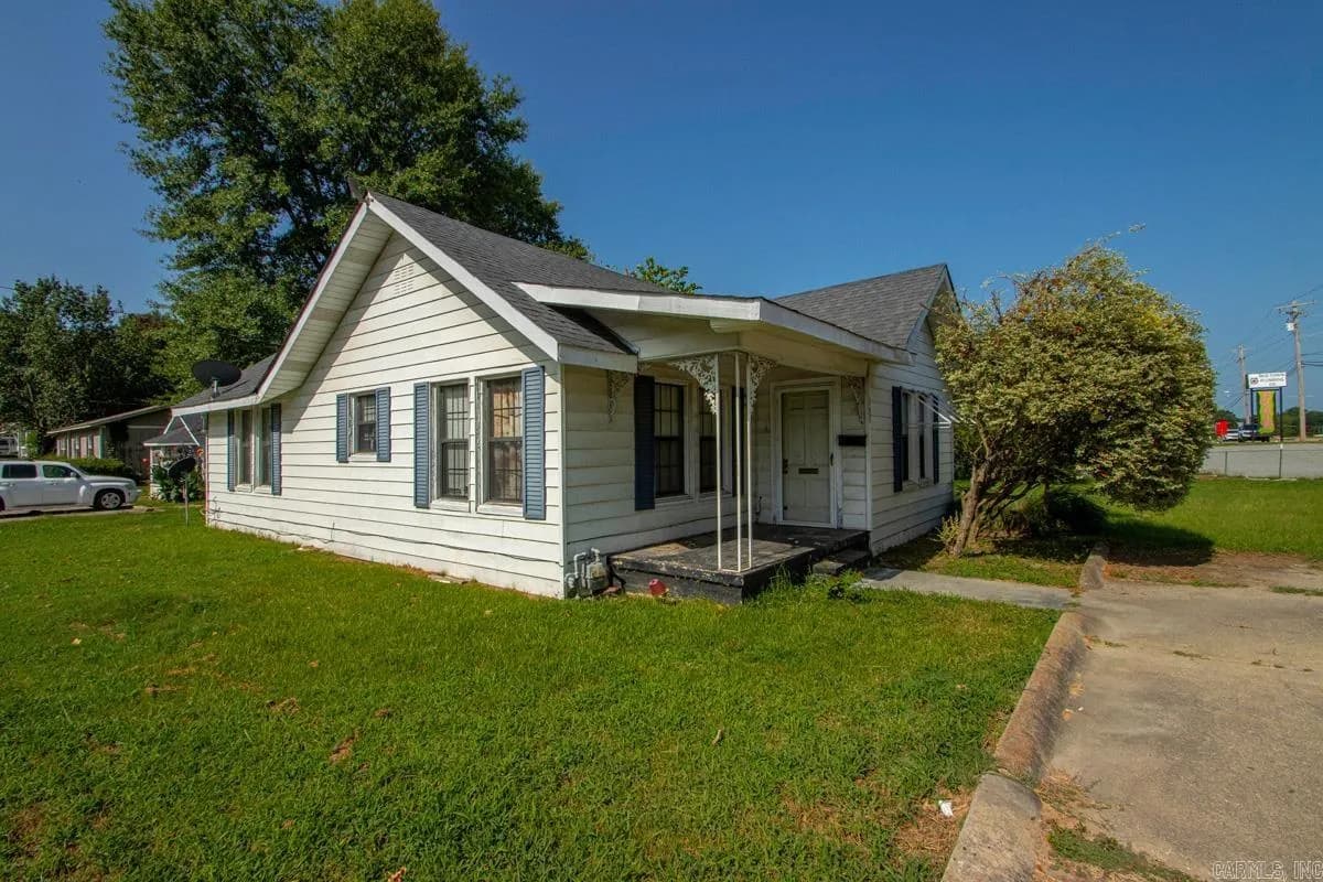 Property at 1200 W South - Image 2