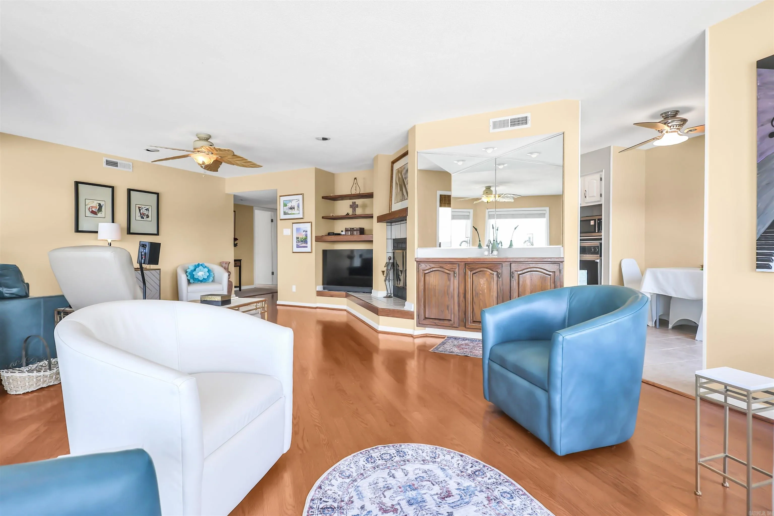 Property at 101  Long island, 102 - Image 5