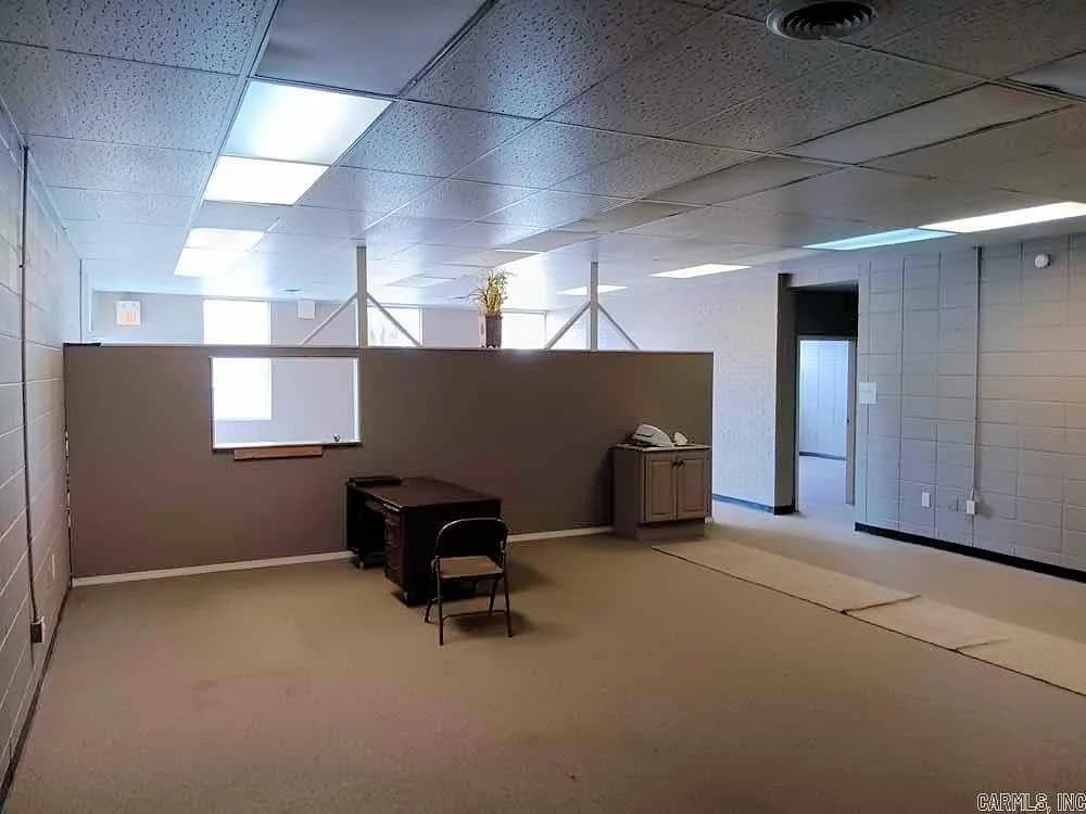 Property at 127 W 5th - Image 12