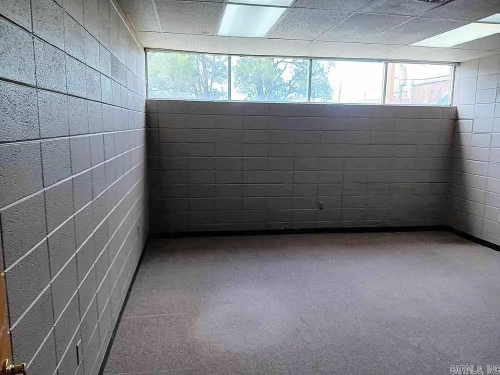 Property at 127 W 5th - Image 40