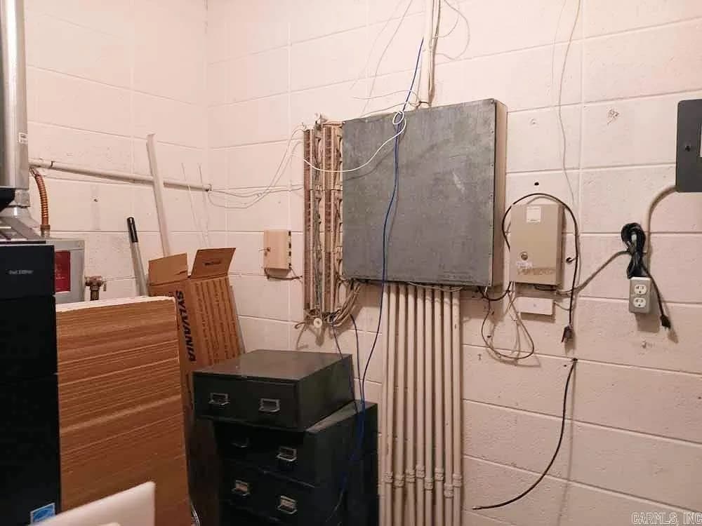 Property at 127 W 5th - Image 32