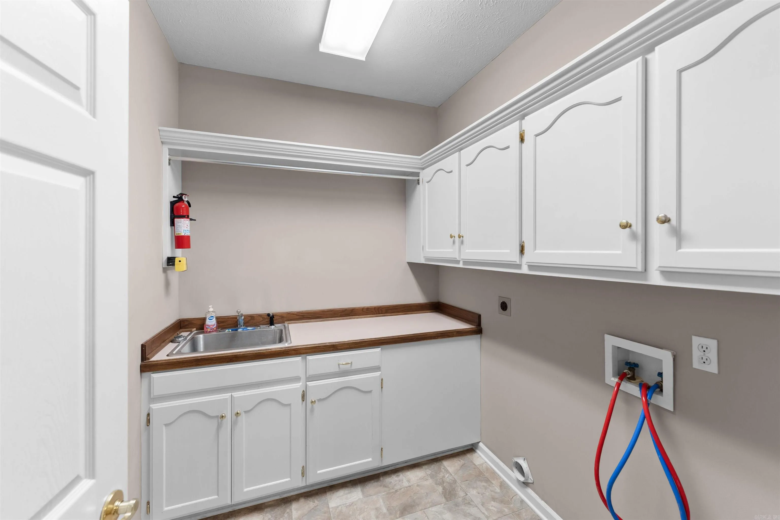 Property at 2435  Grummer - Image 22