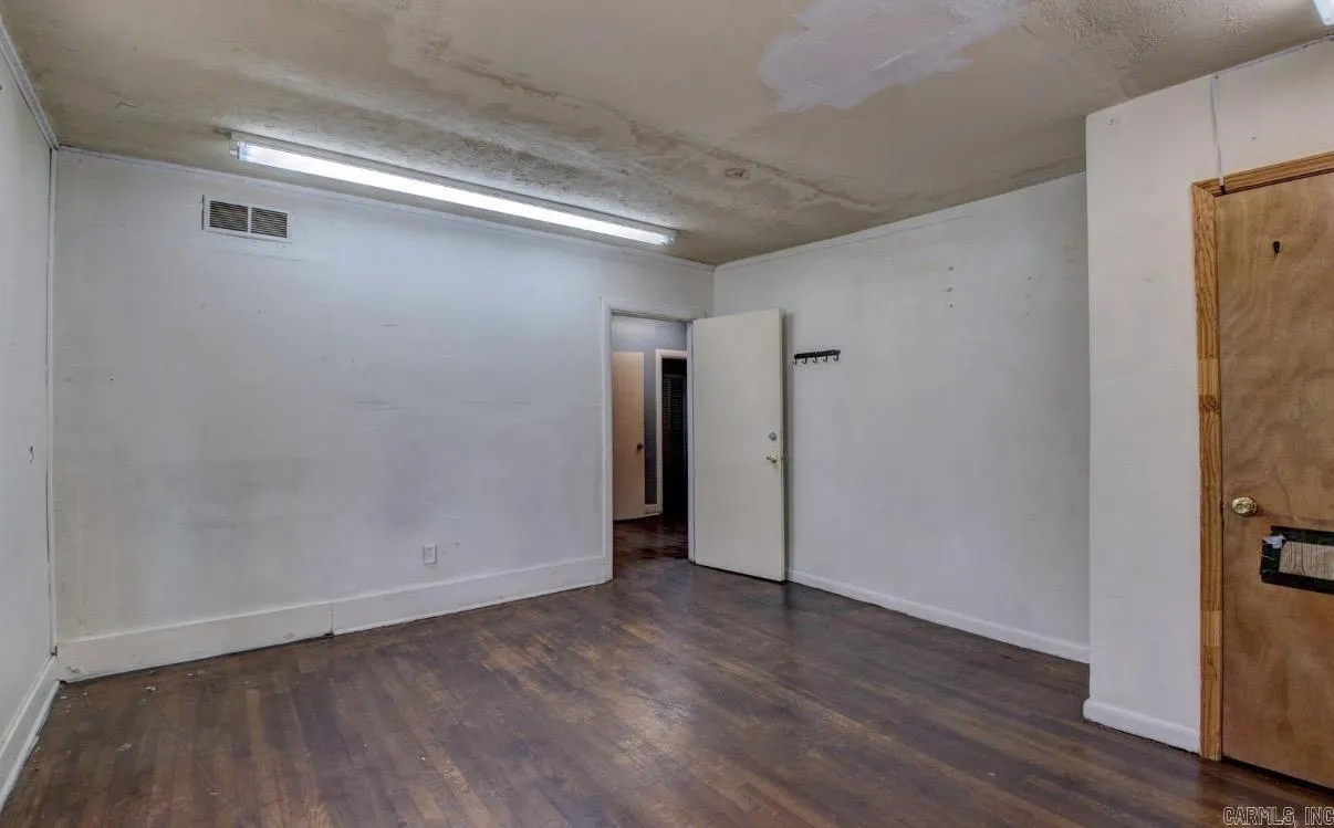 Property at 1921  Wright avenue - Image 20