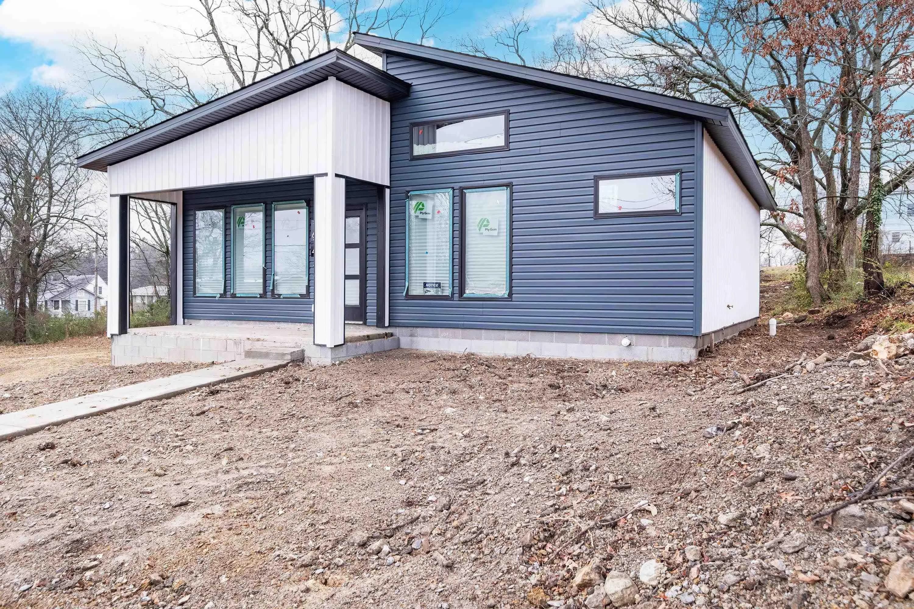Property at 1614 S Woodrow street - Image 2