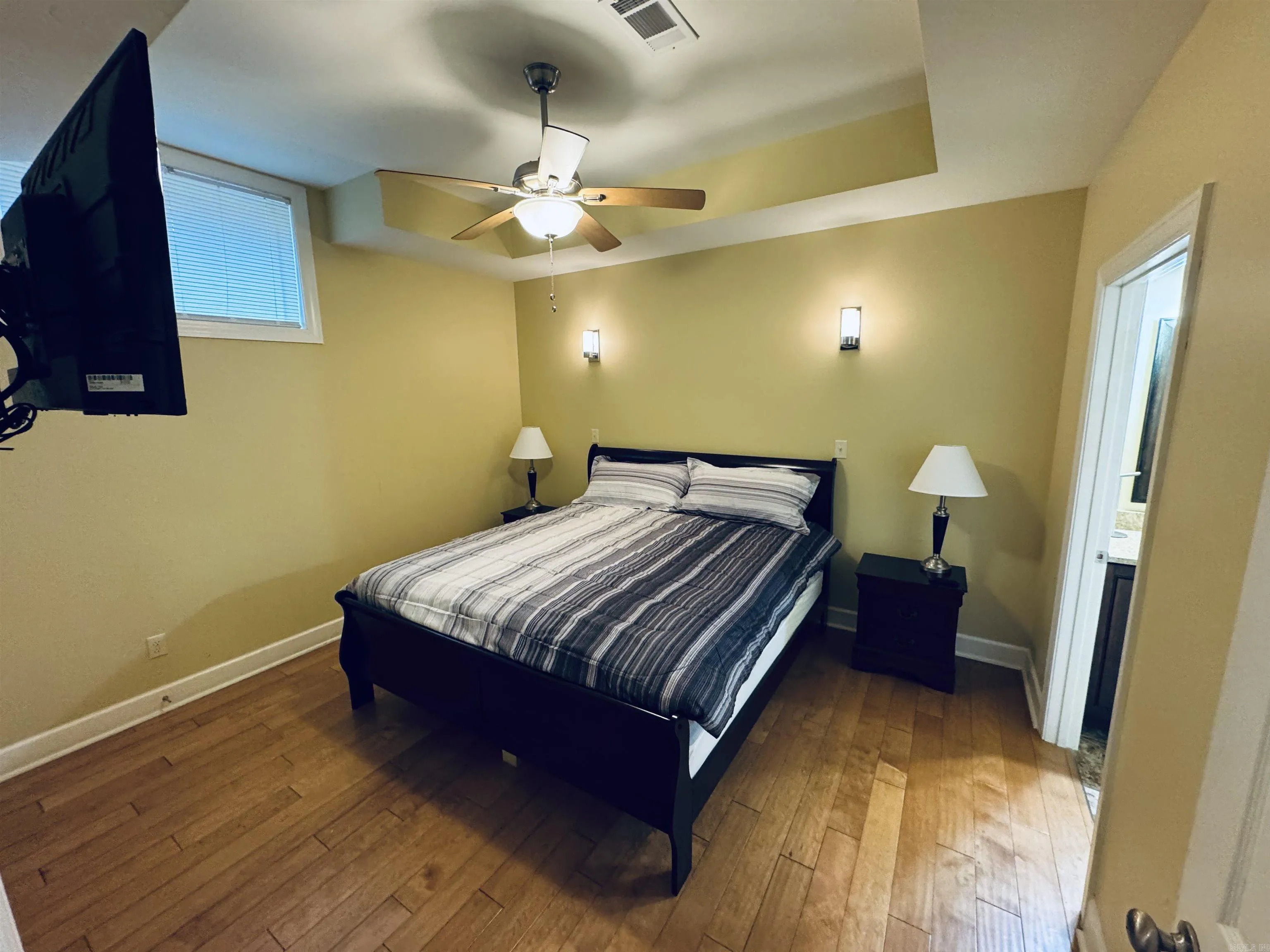 Property at 85  Lakeshore, 4 - Image 27