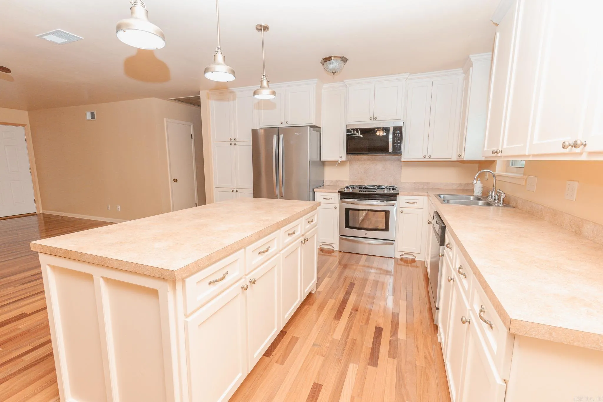 Property at 722  Jones - Image 11