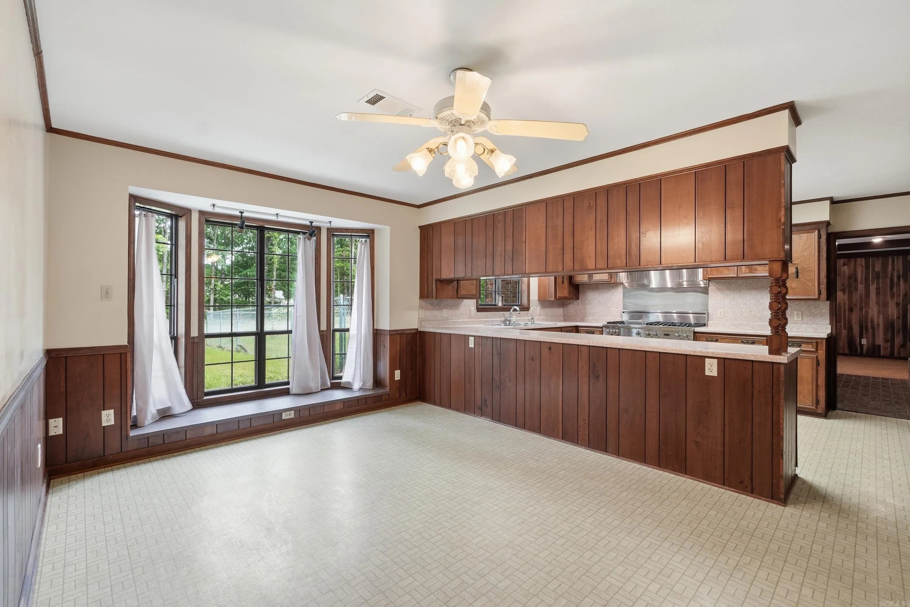 Property at 38  Garrett - Image 19