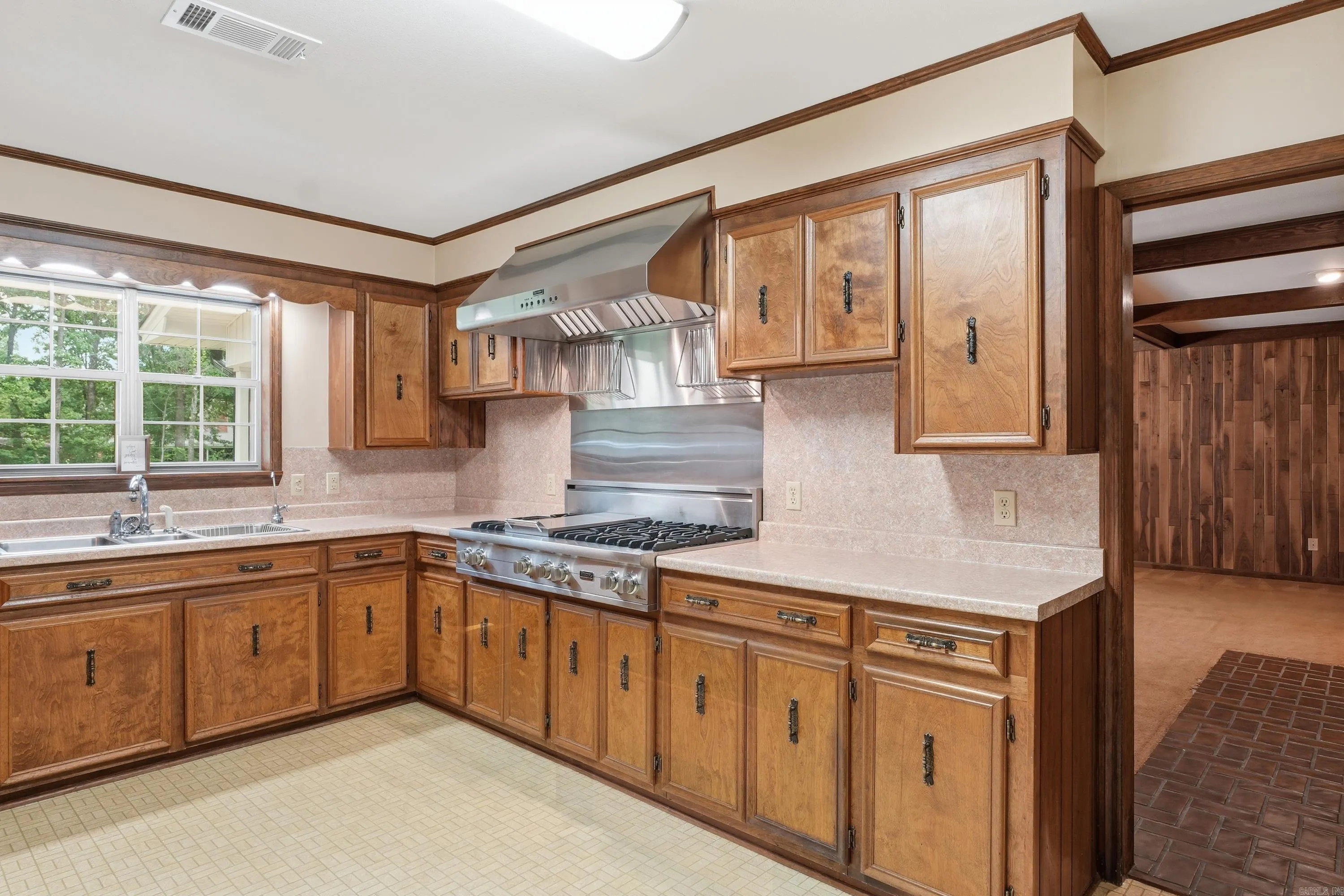 Property at 38  Garrett - Image 13