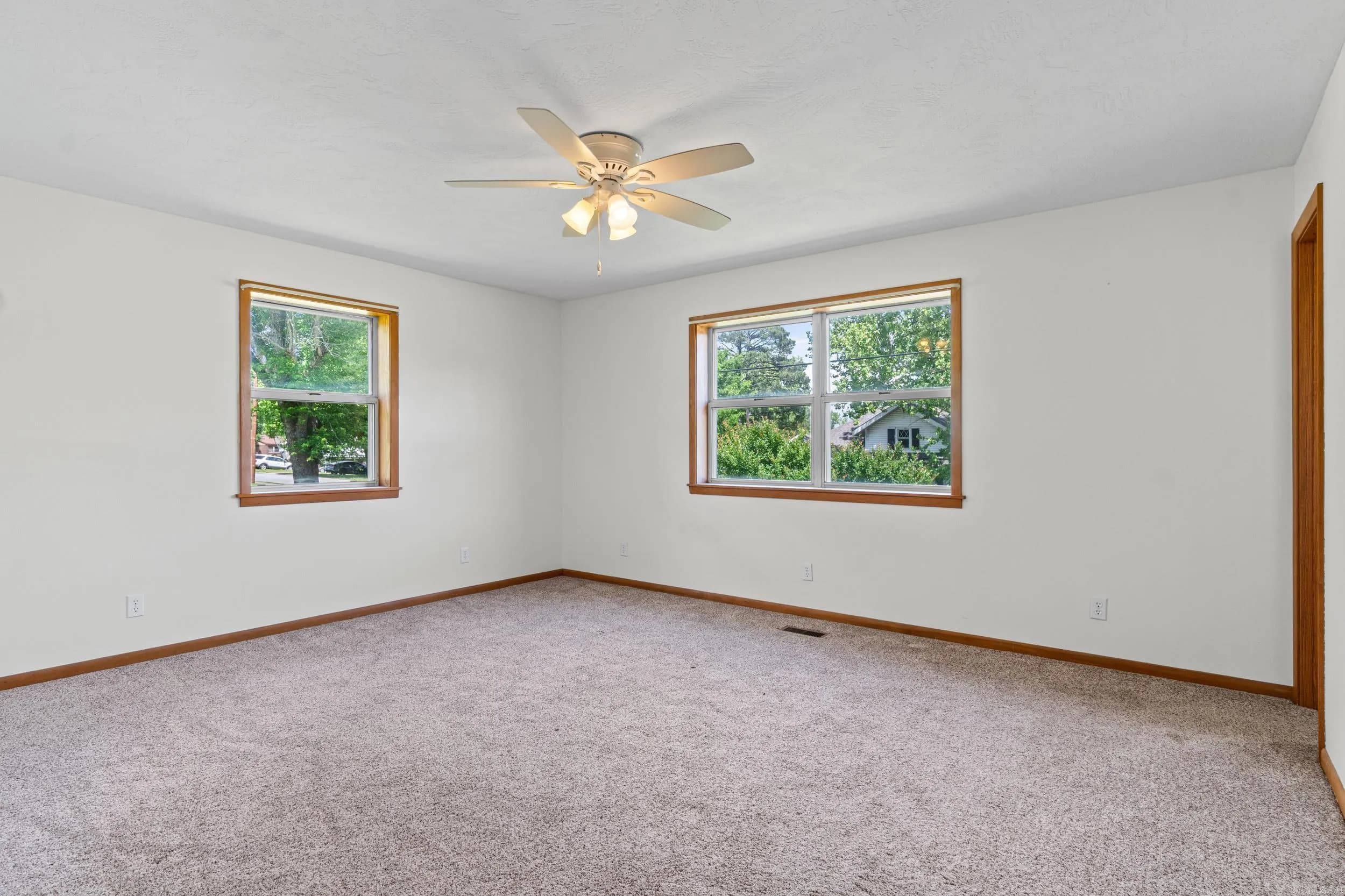 Property at 504  Case - Image 16