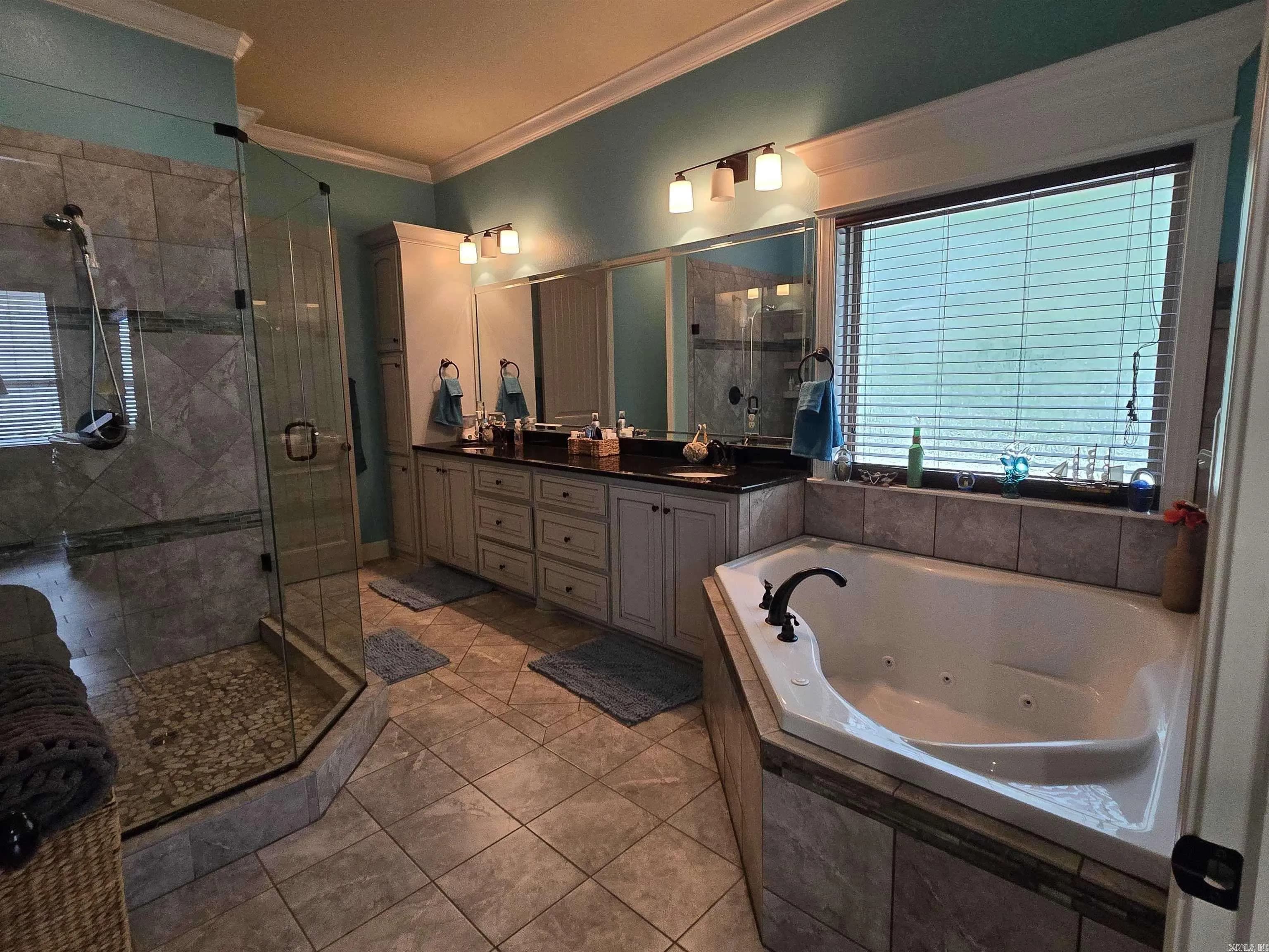 Property at 23  Whispering - Image 14