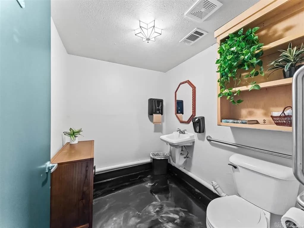 Property at 1001  Central - Image 37