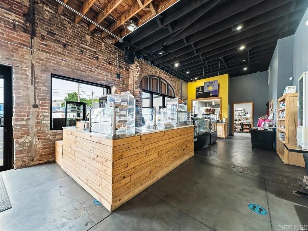 Property at 1001  Central - Image 6