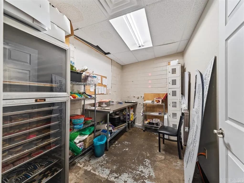 Property at 1001  Central - Image 35