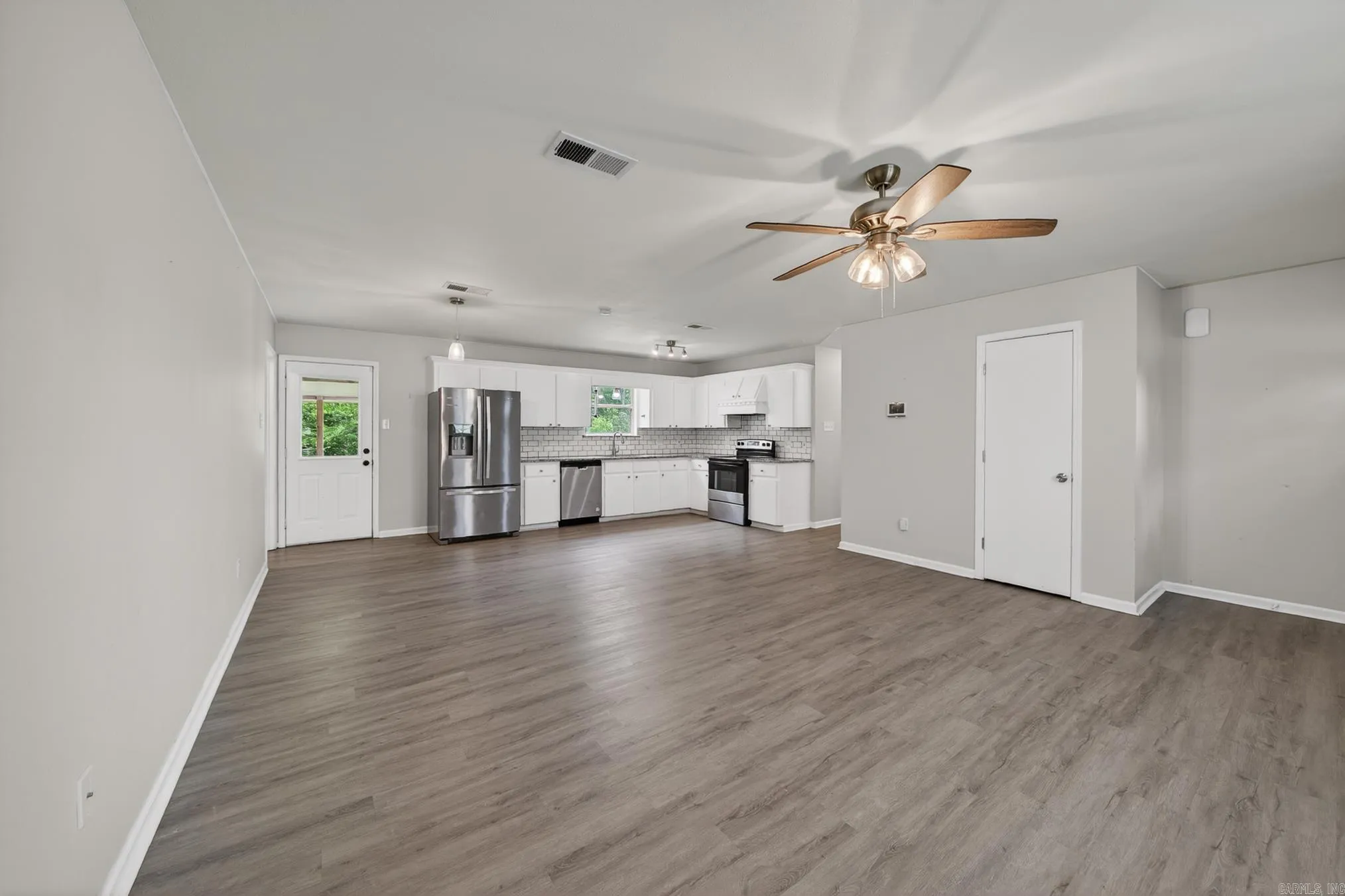 Property at 5627  Bayou meto - Image 8